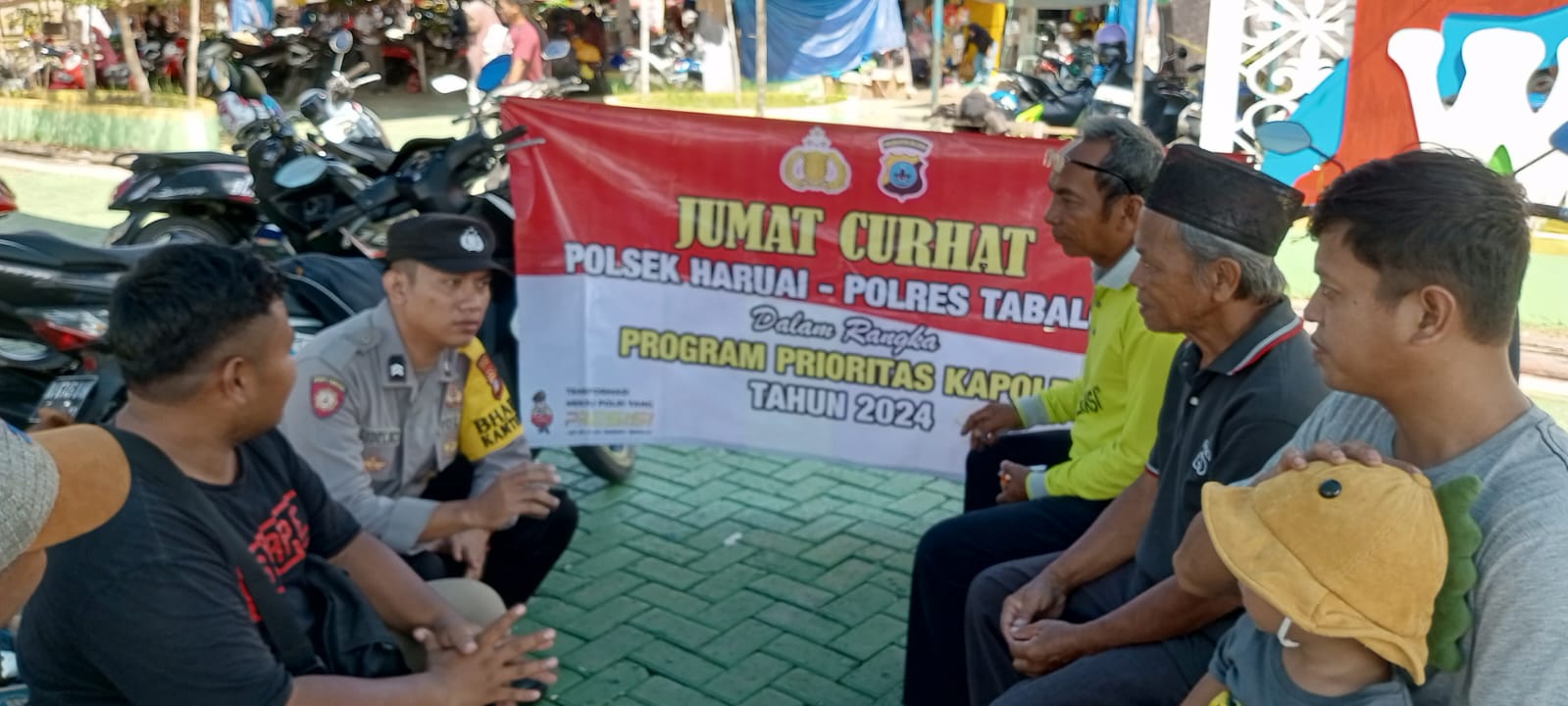 Terima Masukan Masyarakat, Jumat Curhat Polsek Haruai Di Pasar Wirang