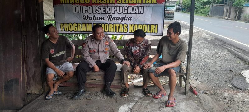 Polsek Pugaan Dengarkan Curhatan Warga Dalam Program Minggu Kasih