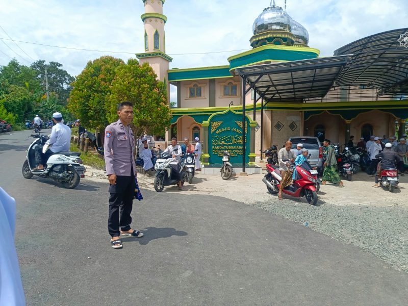 Polsek Pugaan Laksanakan Pengamanan Saat Sholat Jum’at