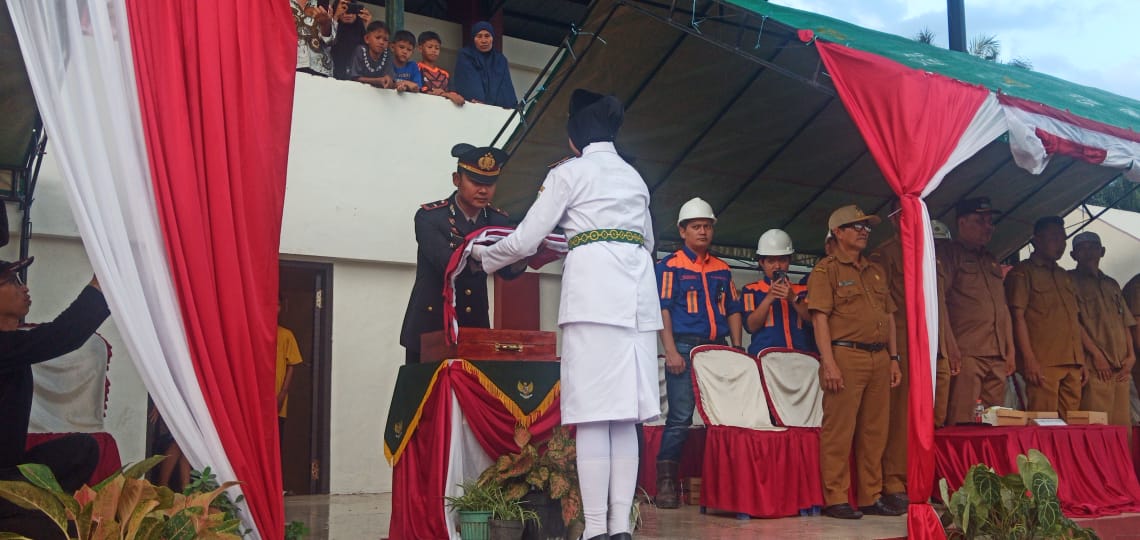 Upacara Penurunan Bendera Peringatan HUT ke -79 RI  di Kecamatan Haruai