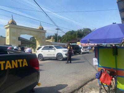 Demi Kelancaran Acara Maulid Polsek Tanta Laksanakan Gatur Lalin Di Persimpangan Mesjid