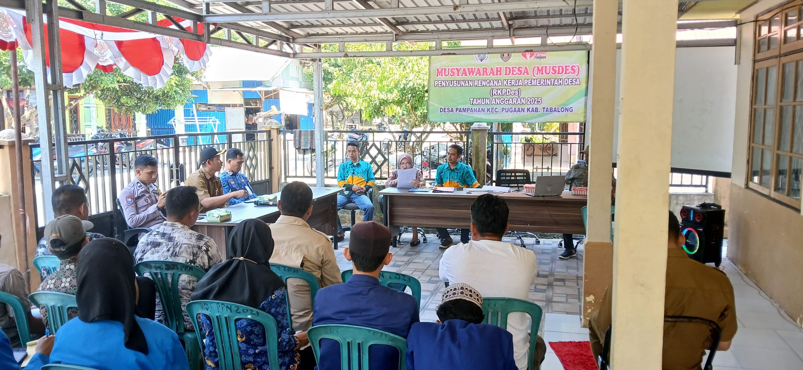 Bhabinkamtibmas Hadiri Kegiatan Musyawarah Desa Penyusunan Rancana Kerja Pemerintah Desa (RKPDes) Tahun Anggaran 2025 Desa Pampanan