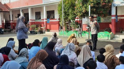 Sat Binmas Gelar Jumat Curhat di SDN 2 Belimbing Raya, Fokus pada Saran Masukan Orang Tua Murid