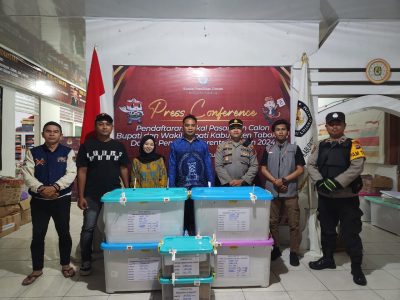 Polsek Muara Uya Kawal Hasil Rapat Pleno Pilkada Kecamatan Muara Uya Ke Gudang Logistik KPU Tabalong