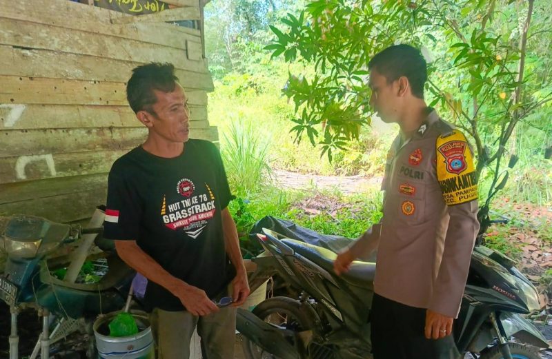 Bhabinkamtibmas Jalin Silaturahmi Dengan Warga Sampaikan Pesan Kamtibmas