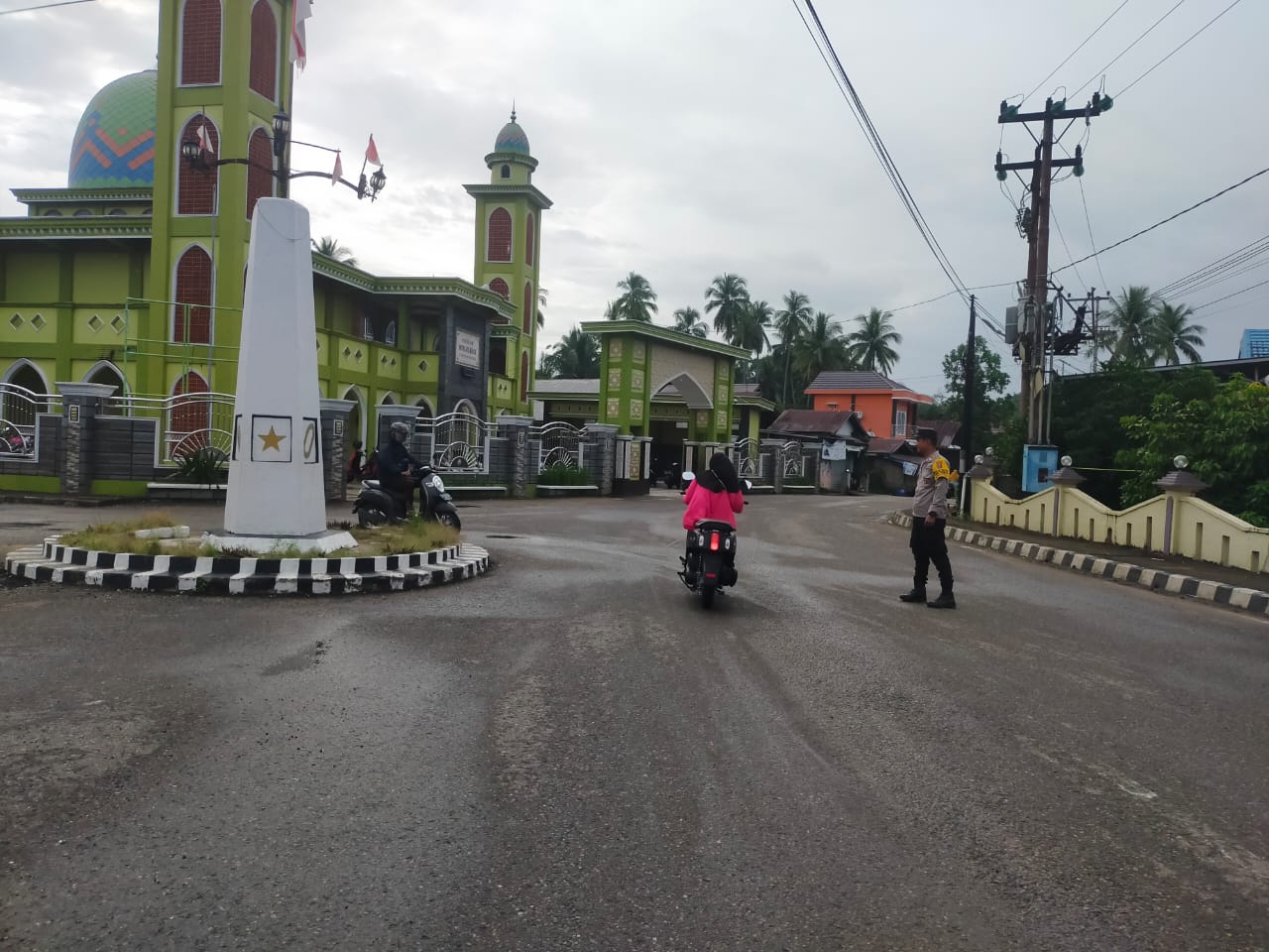 Petugas Polsek Haruai Turlalin Pagi Berikan Kenyamanan Di Masyarakat