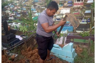 Pengabdian Bripka Joko, Polisi yang Sukarela Jadi Tukang Gali Kubur