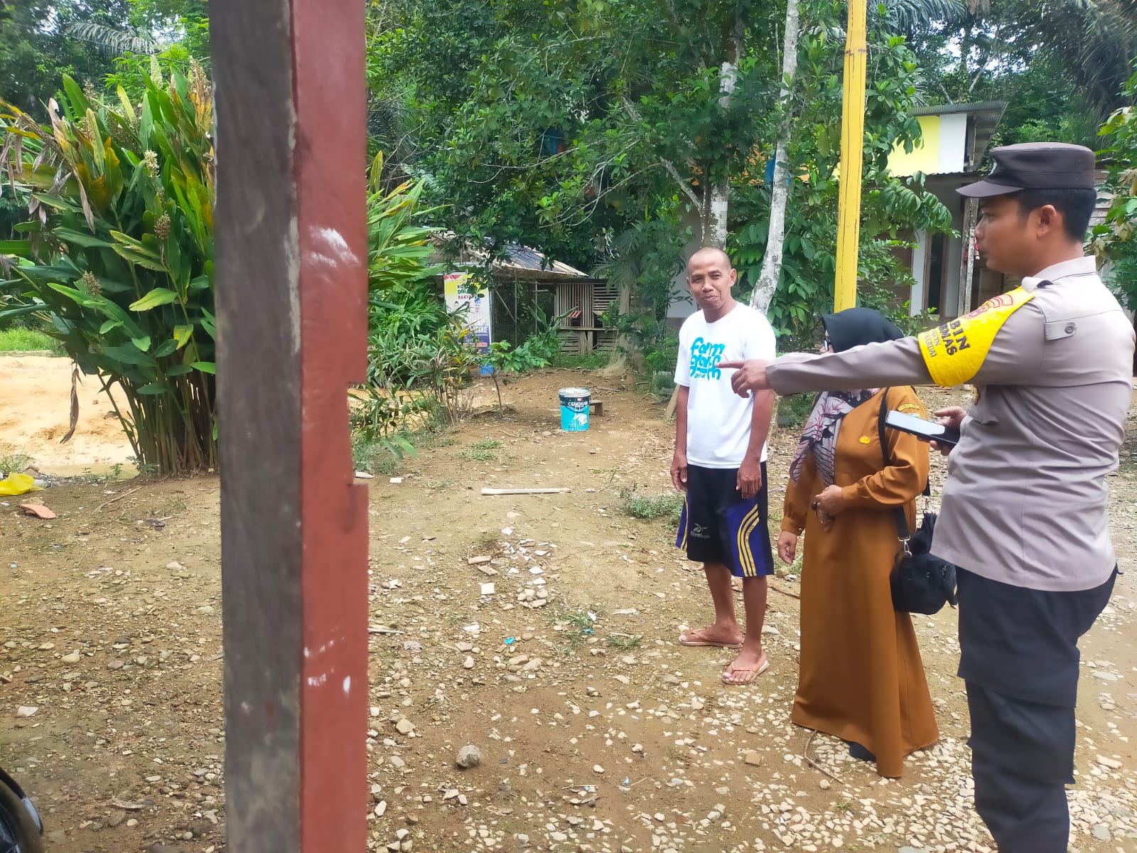 Polsek Haruai Dukung Program Ketahanan Pangan Melalui Koordinasi dengan Petani di Desa Nawin