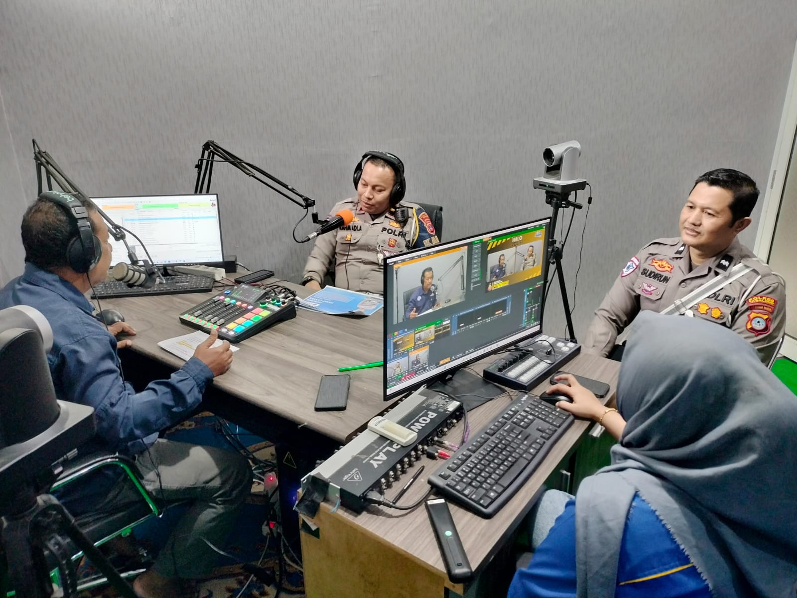 Satlantas Polres Tabalong On Air Bersama Radio Suara Tabalong: Tekankan Pencegahan Laka Lantas dan Balap Liar