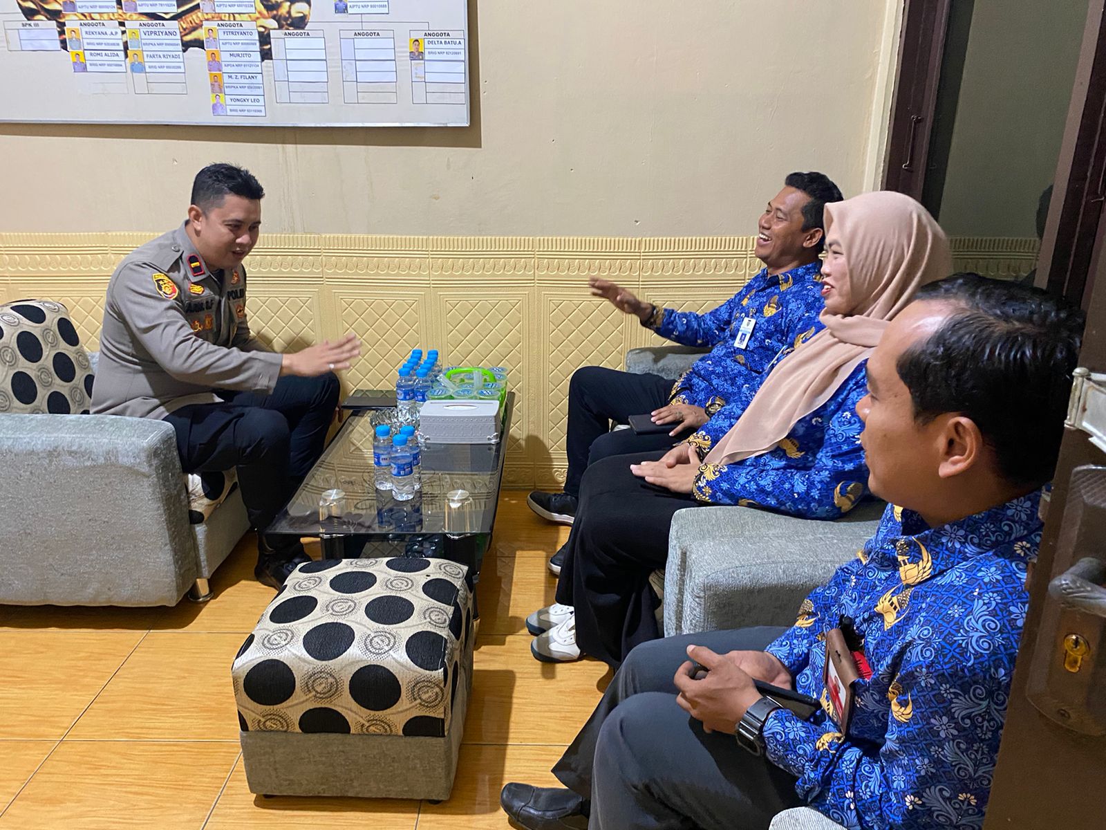 Ipda Aris Sufariyadi S.H Selaku Kapolsek Tanta Mendapat Kunjungan Oleh Camat Tanta