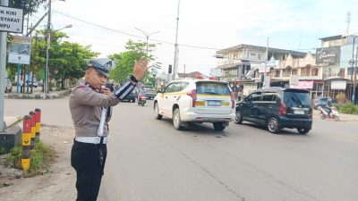 Pelayanan Prima Polri Kepada Masyarakat, Satlantas Lakukan Pengaturan Lalu lintas