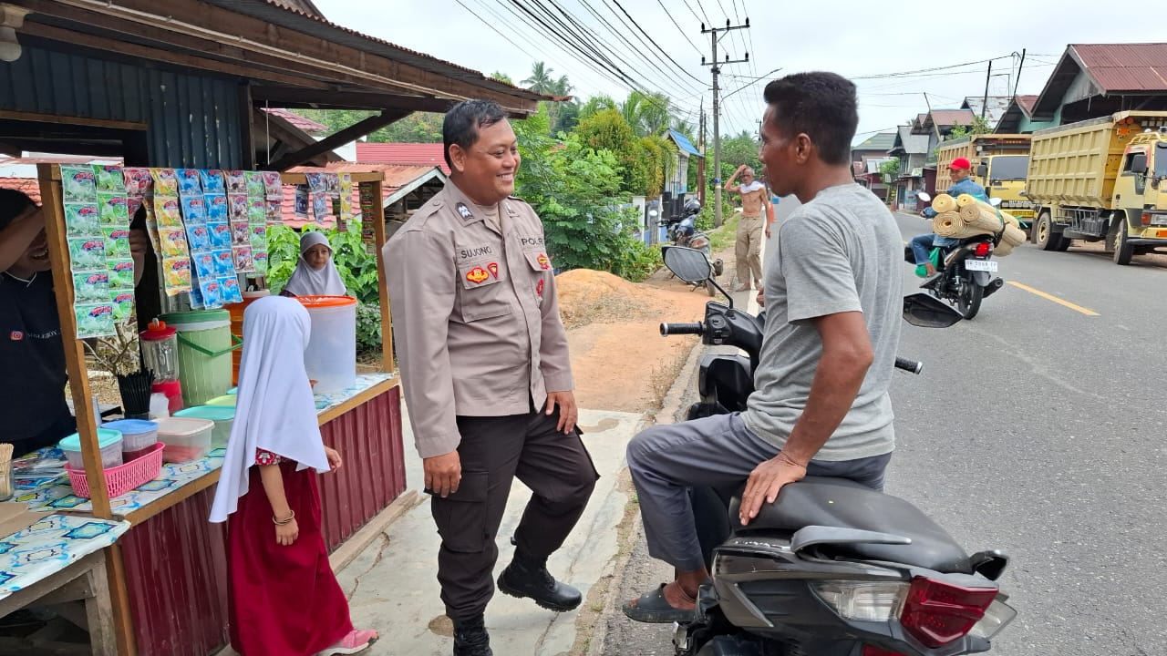 Anggota Polsek Pugaan Patroli Dialogis Jaga Kamtibmas