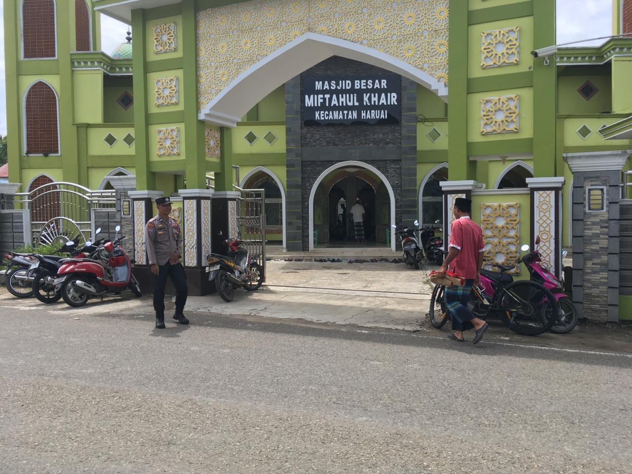 Polsek Haruai Laksanakan Pengamanan Dan Turlalin Ibadah Sholat Jumat Di Mesjid Desa Halong