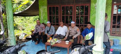 Polsek Muara Harus Laksanakan Sambang, Ngobrol Santai Bersama Warga Sampaikan Pesan Kamtibmas