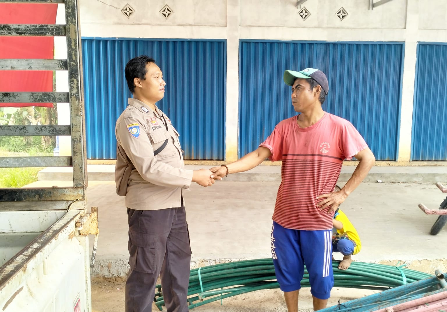 Jaga Keamanan Wilayah, Polsek Pugaan Patroli Sambang Warga