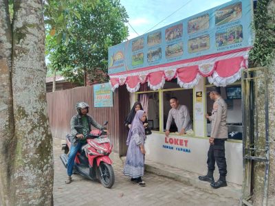Petugas Ini Lakukan Patroli Rutin Ke Taman Sapana