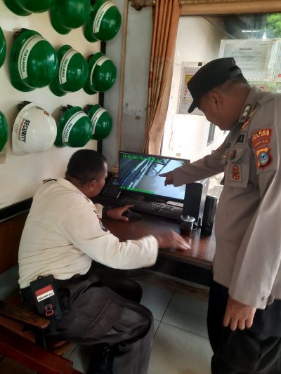 Polsek Murung Pudak Laksanakan Patroli Pantau Debit Air Sungai Melalui CCTV