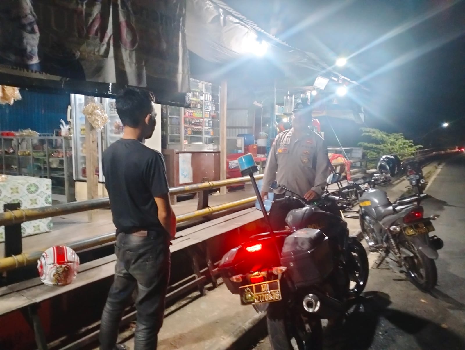 Polsek Pugaan Patroli Blue Light Malam Wujud Bentuk Pelayanan Polri Kepada Masyarakat