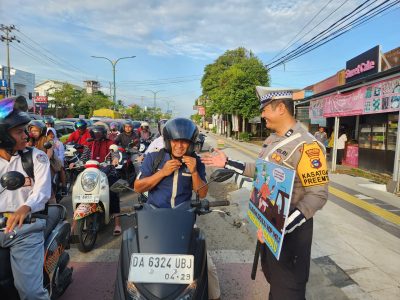 Satlantas Polres Tabalong Turun ke Jalan, Edukasi Keselamatan Lewat Penerangan Keliling