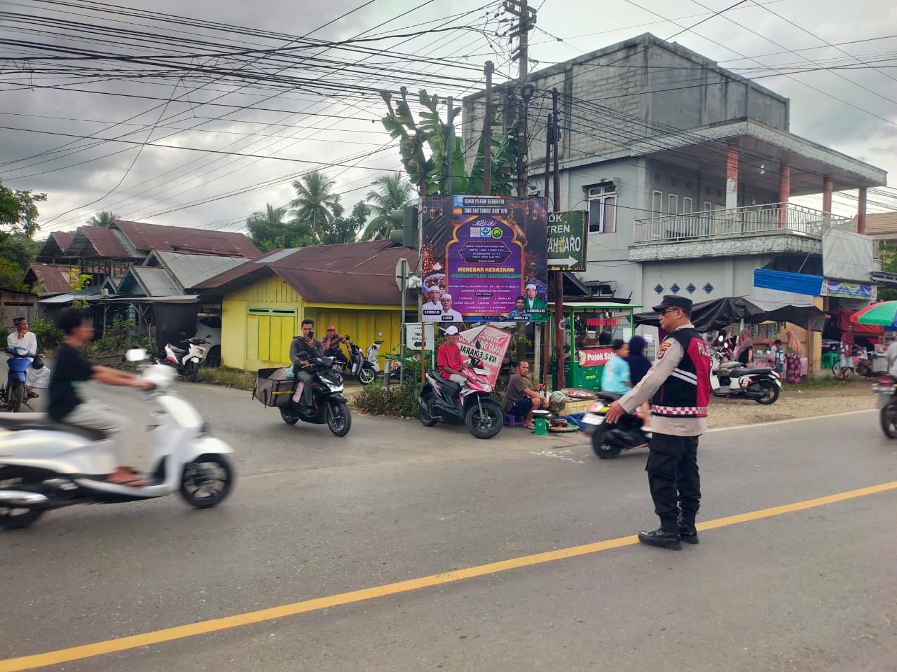 Polsek Jaro Intensifkan Pengamanan Pasar Tumpah Ramadhan Demi Situasi Kondusif