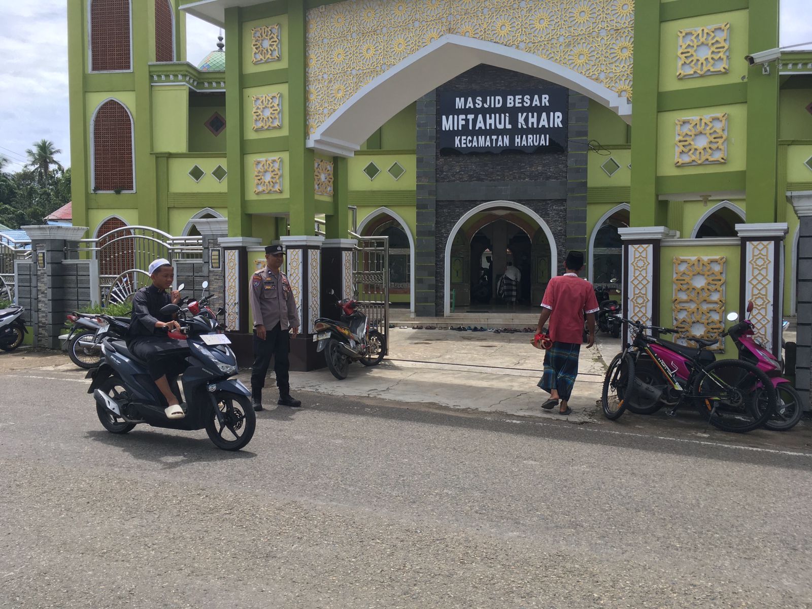 Polsek Haruai Adakan Pengamanan Sholat Jumat Berikan Rasa Aman Masyarakat