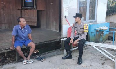 Patroli Sambang,Bhabinkamtibmas Ini Berikan Rasa Aman