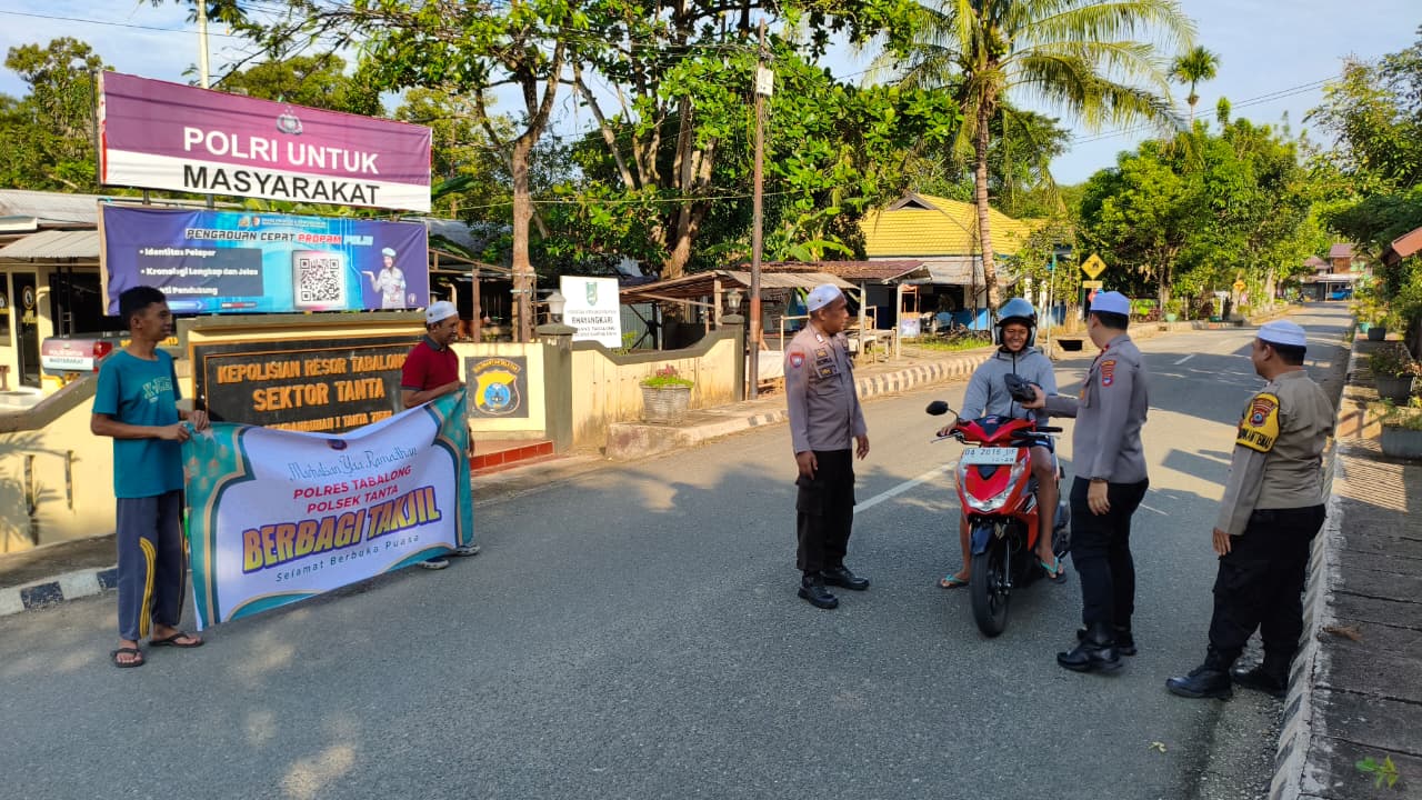 Polsek Tanta Berbagi Takjil, Hadirkan Kehangatan Ramadhan di Tengah Masyarakat