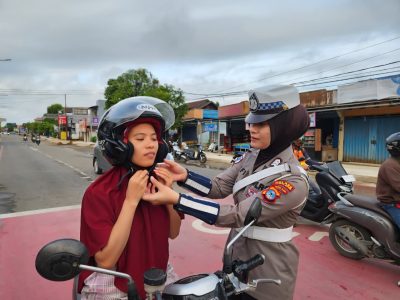 Sapa Pengguna Jalan dengan Humanis, Satlantas Polres Tabalong Ajak Tertib Berlalu Lintas