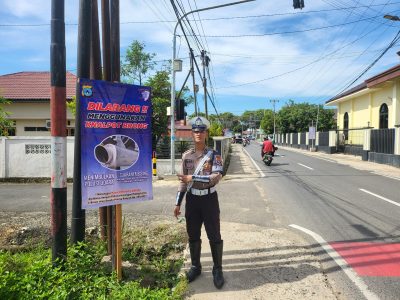 Beri Himbauan, Satlantas Tabalong Pasang Spanduk Larangan Knalpot Yang Tidak Sesuai Standar Pabrik