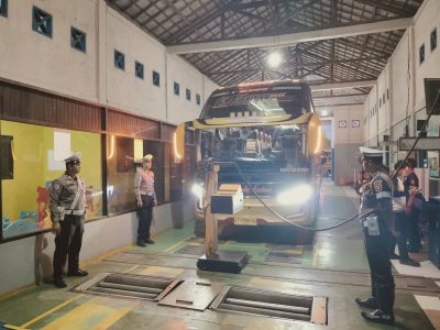 Demi Kamseltibcarlantas Di Jalan, Polres Tabalong Gandeng Instansi Terkait Lakukan Ramcheck Bus Angkutan Calon Jemaah Haji