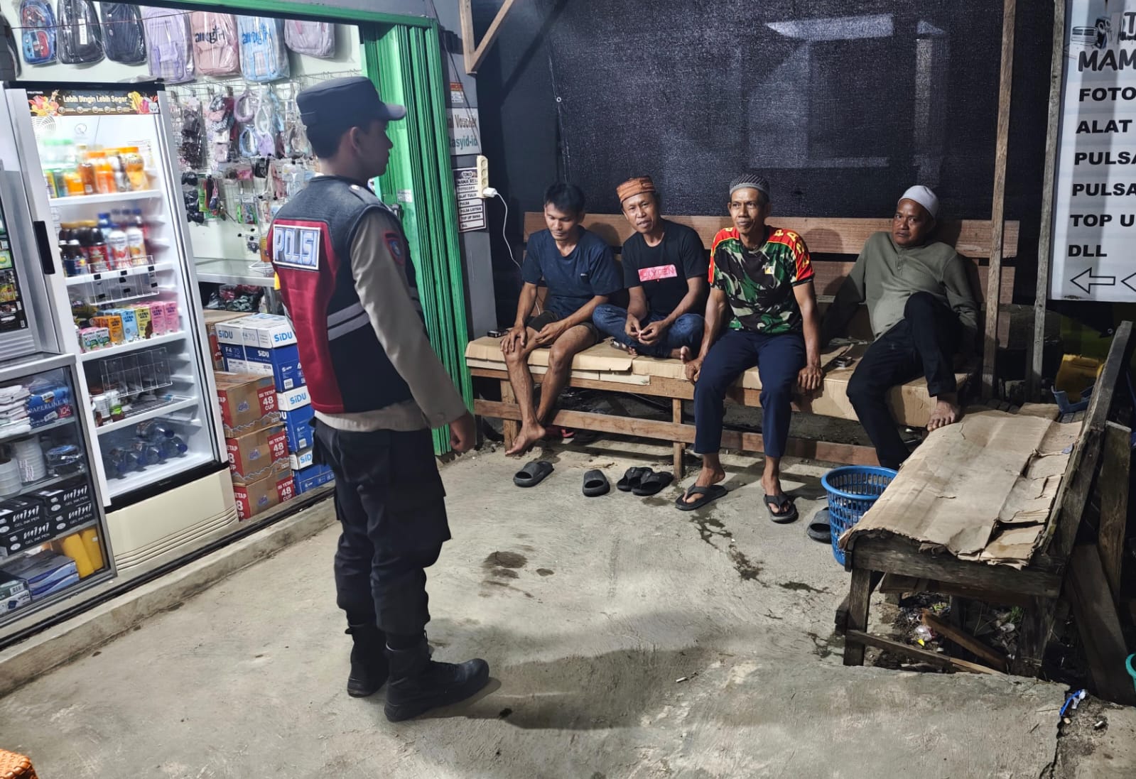Sasar Permukiman Padat, Tim Patroli Malam Polsek Jaro Pastikan Situasi Kamtibmas Kondusif