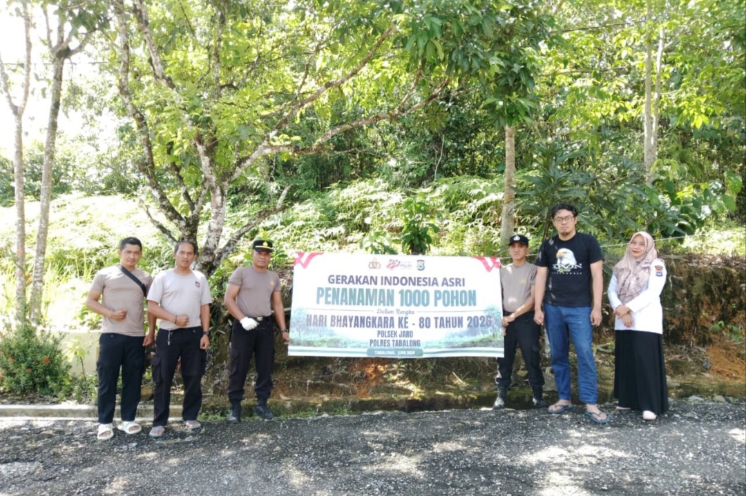 Sambut HUT ke-80 Bhayangkara, Polsek Jaro Tanam 1.000 Pohon untuk Kelestarian Lingkungan