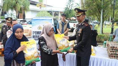 Di Hari Bhayangkara,Polres Tabalong Gelar Pasar murah UMKM Dan Gratiskan 1 Ton Beras