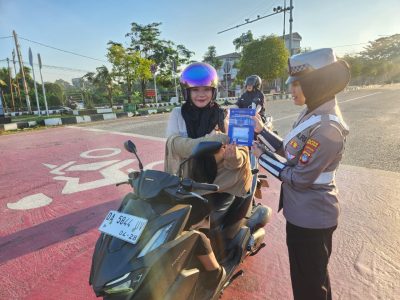 Satlantas Polres Tabalong Gencarkan Himbauan Tertib Berlalu Lintas di Simpang Tugu Obor Mabuun