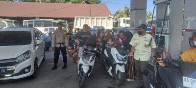 Patroli Presisi, Petugas Polsek Muara Harus di SPBU Mantuil Jaga Keamanan dan Tertib Penyaluran BBM