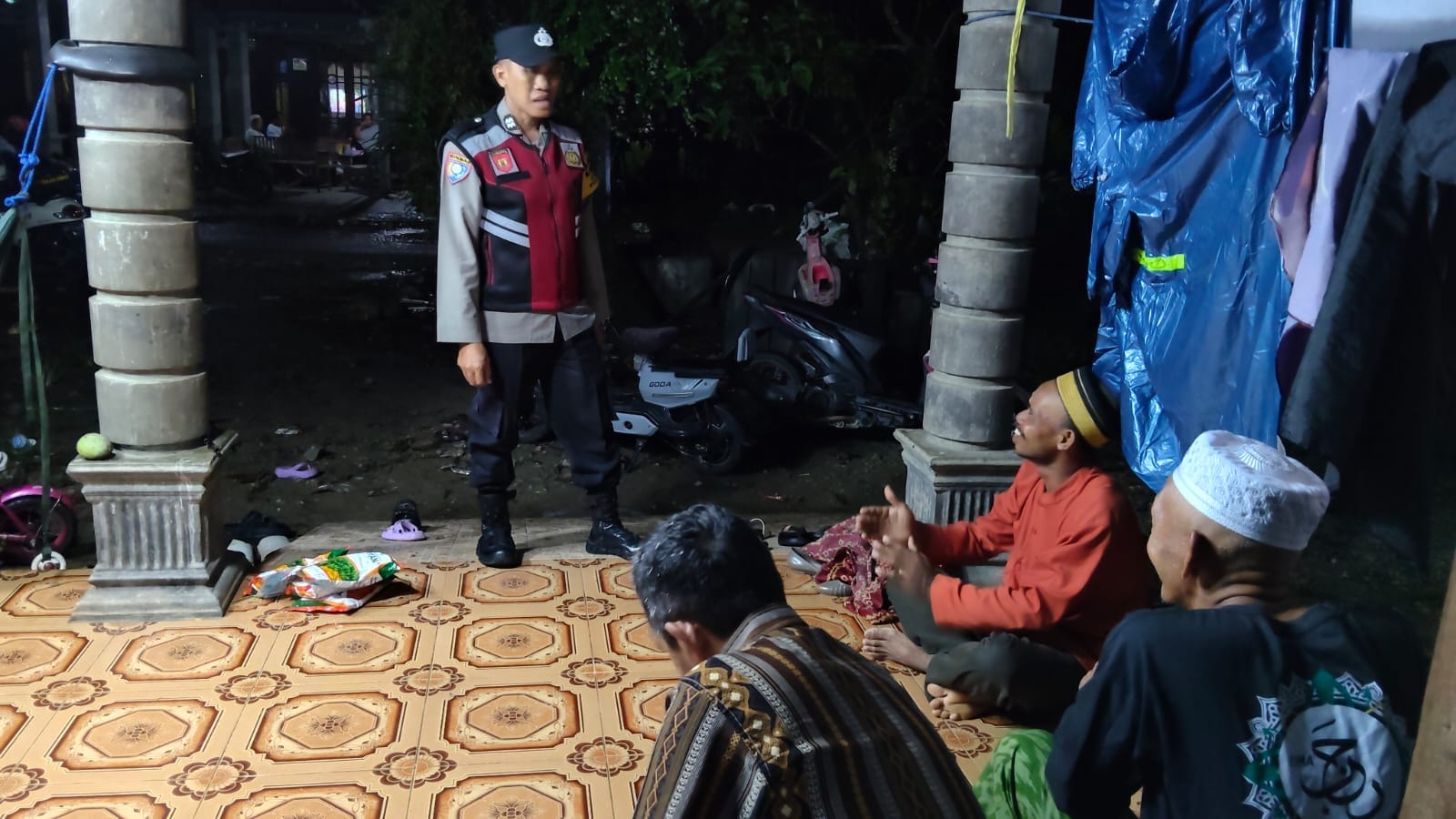 Patroli Malam Polsek Jaro Diperketat, Polisi Gandeng Warga Cegah Kriminalitas hingga Dini Hari