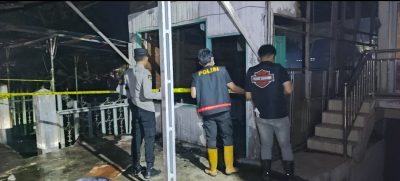 Kebakaran Hanguskan 11 Rumah di Perbatasan Kelurahan Belimbing dan Desa Kapar, Kerugian Diperkirakan Rp2 Miliar