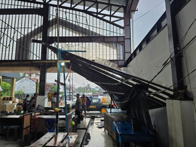 Hujan Dan Angin Kencang Sebabkan Tirai Pelindung Pasar Kapar Ambruk, Tak Ada Korban Jiwa